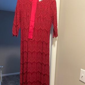 Long dress, great for bridesmaids or other formal event